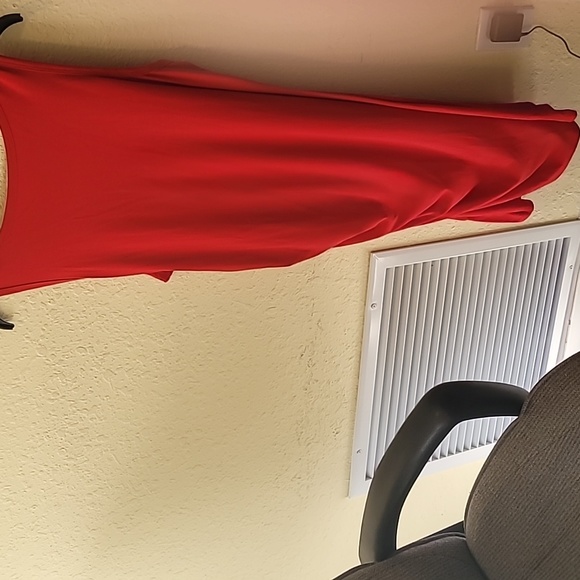 Red rouched sleeveless dress - Picture 7 of 7